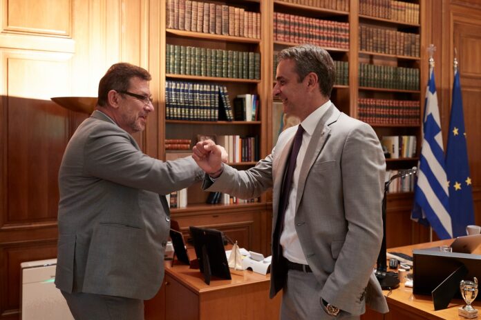 Μητσοτάκης - Αλμπερτ Μπουρλά Pfizer