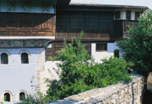 Το Αρχοντικό Σβαρτς στα Αμπελάκια, ένα από σπουδαιότερα κτίρια του Ελλαδικού χώρου (φωτογραφίες)