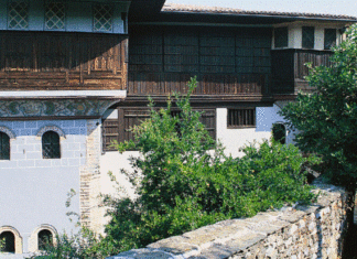 Το Αρχοντικό Σβαρτς στα Αμπελάκια, ένα από σπουδαιότερα κτίρια του Ελλαδικού χώρου (φωτογραφίες)