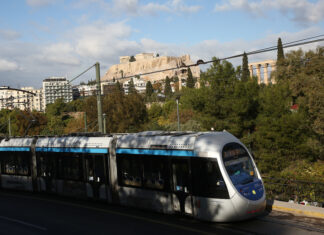 Νέα φορολογικά κίνητρα προσέλκυσης εργαζομένων και επιστροφής Ελλήνων