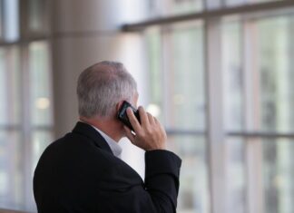 ΕΕ: Συμφωνία για την παράταση ως το 2032 της κατάργησης των τελών περιαγωγής για τις κινητές επικοινωνίες