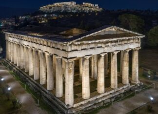 Φιλοπάππου – Ναός Ηφαίστου: Η ιστορία των μνημείων που φωτίστηκαν εκ νέου