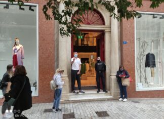 Μέτρια η κίνηση στην οδό Ερμού (εικόνες)