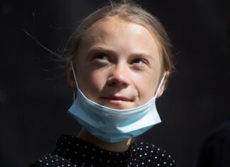 Η Γκρέτα Τούνμπεργκ κατηγορεί τους ηγέτες ότι “αγνοούν” την κλιματική αλλαγή