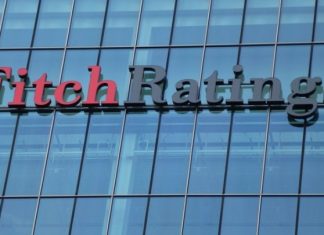 Fitch: Αναθεώρησε ανοδικά στο 6% την πρόβλεψη για την ανάπτυξη της ελληνικής οικονομίας φέτος