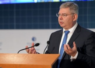 Α. Σιάμισιης: Ενδιαφέρον για τους ελληνικούς υδρογονάνθρακες, θετικό το πλαφόν στο φυσικό αέριο