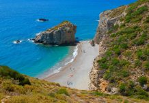 Κύθηρα, ένα γοητευτικό νησί με έντονες αντιθέσεις και ιδιαίτερο χαρακτήρα