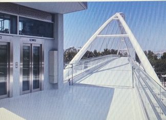 Έτοιμη η πεζογέφυρα στην Ποσειδώνος στο Παλαιό Φάληρο