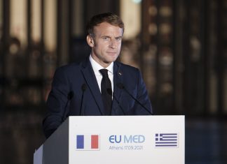 Η Γαλλία ξεκίνησε τα αντίποινα για το «συμβόλαιο του αιώνα» -Ανακαλεί τους πρέσβεις σε ΗΠΑ-Αυστραλία