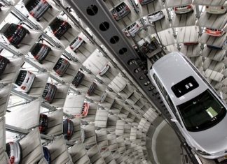 Οι μπαταρίες των ηλεκτρικών αυτοκινήτων χάνουν μέρος της αυτονομίας τους με την πάροδο του χρόνου, αλλά αυτό δεν αποτελεί μεγάλο πρόβλημα