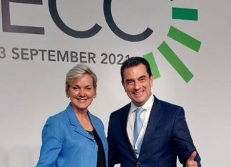 Με την υπουργό Ενέργειας των ΗΠΑ συναντήθηκε ο Σκρέκας – Τι συζήτησαν για ΑΠΕ, απολιγνιτοποίηση και διμερή συνεργασία