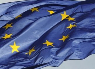 Τίμερμανς: Όσο πιο γρήγορα αυξήσουμε τις ΑΠΕ στην ΕΕ, θα προστατέψουμε τους πολίτες από τις αυξημένες τιμές