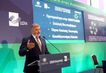 Πατούλης: Υπεγράφησαν οι συμβάσεις για την προμήθεια των δήμων με εξοπλισμό ανακύκλωσης