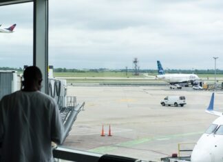 Περίπου 6.300 πτήσεις ακυρώθηκαν σε όλο τον κόσμο το σαββατοκύριακο των Χριστουγέννων