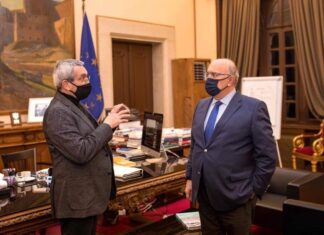 Παπαδόπουλος: Πιλοτικό πρόγραμμα 6-θεσιων & 9-θέσιων ταξί στα νησιά του Νότιου Αιγαίου