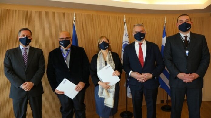 w09-15380529F44B4C3CAF46958BDB749B2000F0DC