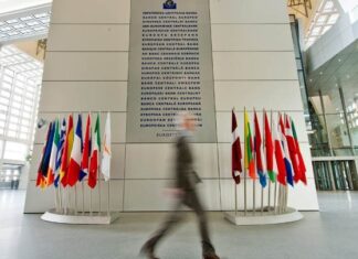 Παύση εργασιών για την RCB Bank στην Κύπρο αποφάσισε η ΕΚΤ