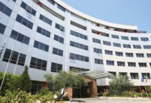 Εναρμόνιση στα διεθνή στάνταρ των ορίων έκθεσης στην ηλεκτρομαγνητική ακτινοβολία με ρύθμιση σε νομοσχέδιο του υπουργείου Ψηφιακής Διακυβέρνησης