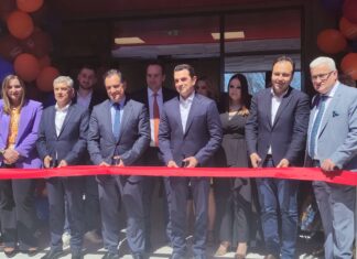 Οι αδελφοί Σαράντη με το νέο τους απόκτημα τα αναψυκτικά Κλιαφα – Στα 18 εκατ. ευρώ η νέα βιομηχανική μονάδα