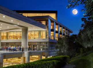 Το ΥΠΠΟ διαψεύδει δημοσίευμα του Bloomberg για πιθανή συμφωνία επιστροφής των Γλυπτών του Παρθενώνα