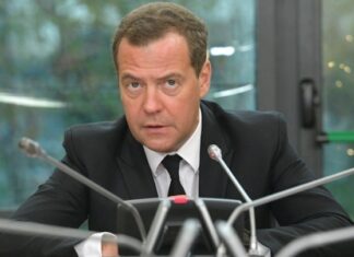 Μεντβιέντεφ: Κίνδυνος οικονομικής καταστροφής της Ευρώπης αν προκαλέσει χρεοκοπία της Ρωσίας