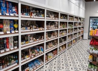 ΙΕΛΚΑ: Ένας στους δύο καταναλωτές μειώνουν τις αγορές τους για βασικά είδη