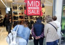 Την Τρίτη 3/05 θα ξεκινήσουν οι ενδιάμεσες εκπτώσεις στα εμπορικά καταστήματα