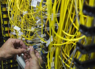 Ανοίγει τις επόμενες ημέρες η πλατφόρμα για την επιδότηση της οπτικής ίνας σε νοικοκυριά και επιχειρήσεις – υπεγράφη η ΚΥΑ