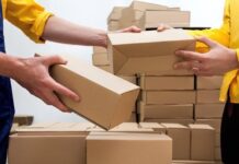 ΕΕΑ: Άμεση θεσμοθέτηση εθνικού τέλους για δέματα από τρίτες χώρες – Τα έσοδα να κατευθυνθούν στον ψηφιακό μετασχηματισμό των ελληνικών επιχειρήσεων