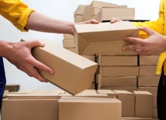 ΕΕΑ: Άμεση θεσμοθέτηση εθνικού τέλους για δέματα από τρίτες χώρες – Τα έσοδα να κατευθυνθούν στον ψηφιακό μετασχηματισμό των ελληνικών επιχειρήσεων