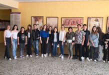 Τρίκαλα: Μαθητές του 1ου ΓΕΛ δημιούργησαν εικονική επιχείρηση, συνδυάζοντας κυκλική οικονομία και μόδα