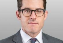 Ενδιαφέρον αναπτυξιακής τράπεζας των ΗΠΑ για επενδύσεις στην Ελλάδα σε υποδομές υγροποιημένου φυσικού αερίου, ανανεώσιμων πηγών ενέργειας