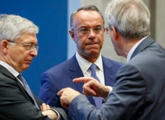 Τζεντιλόνι: H Κομισιόν θα προτείνει σήμερα τη λήξη της ενισχυμένης εποπτείας για την ελληνική οικονομία