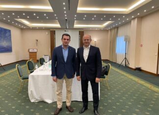 Συνάντηση Υπουργού Περιβάλλοντος και Ενέργειας, Κώστα Σκρέκα, με τον Υπουργό Ενέργειας του Αζερμπαϊτζάν, Parviz Shahbazov