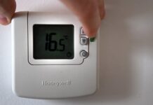 Εκστρατεία ενημέρωσης για την εξοικονόμηση ενέργειας από ΡΑΕ και ενώσεις καταναλωτών