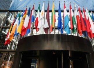 Ενωμένη η ΕΕ θα λάβει άμεσα τα απαραίτητα μέτρα στο ενεργειακό – Σκληρή καταδίκη των ρωσικών επιθέσεων