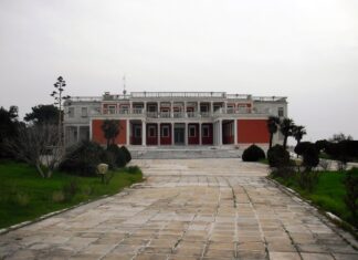 Ρημάζει το «Παλατάκι» της Θεσσαλονίκης, γνωστό και ως «Κυβερνείο» – Κινητικότητα για τη διάσωσή του (εικόνες)