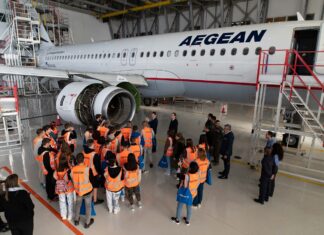 Με επιδείξεις αεροσκαφών συμμετείχε και φέτος η AEGEAN στη γιορτή της Πολεμικής Αεροπορίας