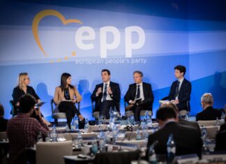 Κώστας Σκρέκας: Η Ελλάδα πρωτοπόρα στη στήριξη των καταναλωτών και την πράσινη μετάβαση