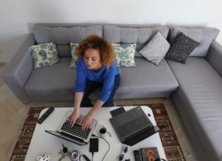 Το πλαίσιο για παροχή τηλεργασίας, μετά από αίτηση του εργαζομένου – Ο κατάλογος των παθήσεων που μπορούν να δικαιολογήσουν τηλεργασία και η διαδικασία