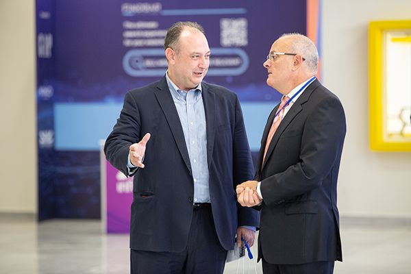 ε-επιχειρείν