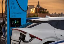 ΔΕΗ blue: Oι πρώτοι ταχυ-φορτιστές έως 300 kW DC στην Ελλάδα, σε κομβικά σημεία σε όλη τη χώρα