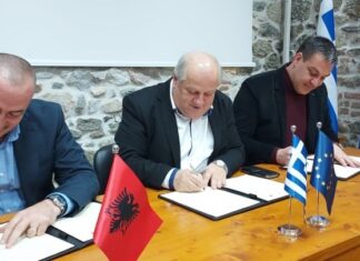 Πρωτόκολλο συνεργασίας δήμων από τρεις χώρες στις Πρέσπες