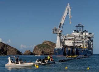 Η θυγατρική του ΑΔΜΗΕ, Αριάδνη Interconnection ποντίζει 335 χλμ. ηλεκτρικού καλωδίου μεταξύ Κρήτης-Αττικής (φωτό)