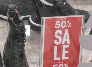 Οι εκπτώσεις τελείωσαν αλλά οι προσφορές… συνεχίζονται