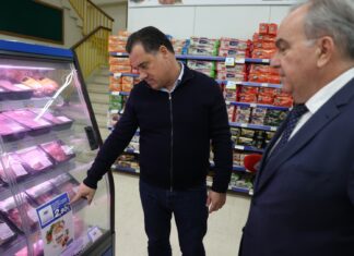 Επισκέψεις της ηγεσίας του υπ. Ανάπτυξης σε αλυσίδες σούπερ μάρκετ – Τι είπαν για τις τιμές στο «Καλάθι του Νοικοκυριού»