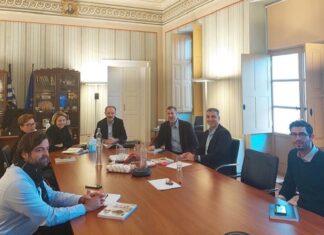 Επίσκεψη του συμβούλου Οικονομικών Υποθέσεων της πρεσβείας των ΗΠΑ στο Επιμελητήριο Κυκλάδων