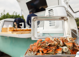 Θεσσαλονίκη: Φάτε τα θαλάσσια…. alien προτρέπουν μέλη περιβαλλοντικής οργάνωσης (εικόνες)