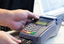 ΑΑΔΕ: Οι πληρωμές με POS ενίσχυσαν τα έσοδα από ΦΠΑ και τη διαφάνεια στις συναλλαγές