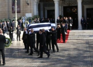 Ενταφιάστηκε στο Τατόι ο τέως βασιλιάς Κωνσταντίνος